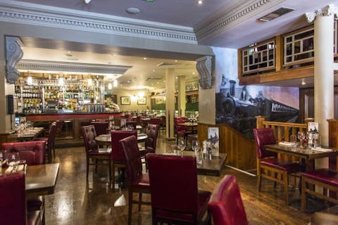 1900 Bar & Restaurant