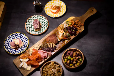 The Lane Winebar