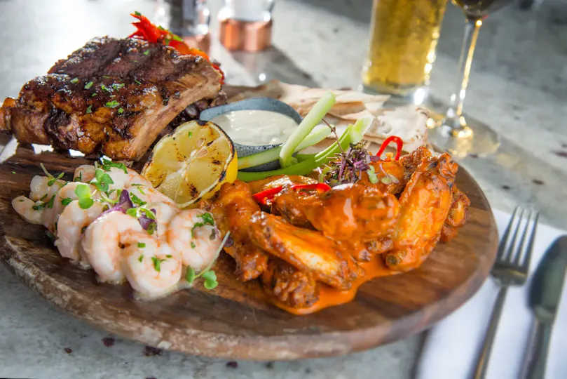 MossCo Bar & Restaurant