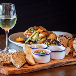 Burnells Bar and Grill