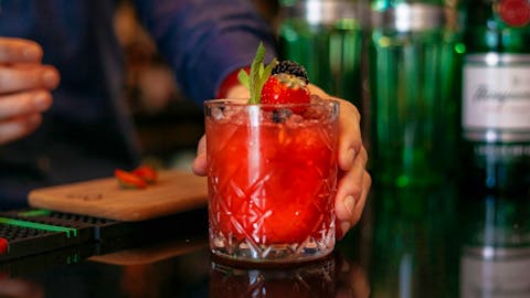 Elle's Bar & Bistro at The Iveagh Garden Hotel